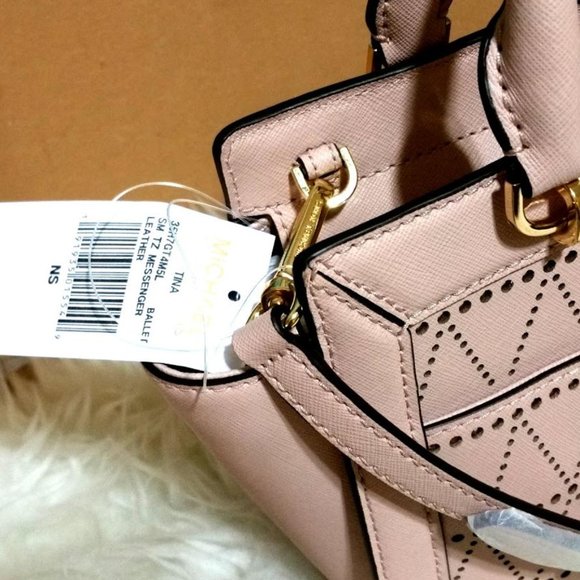 MICHAEL KORS vanilla gold Tina Messenger tote Leather Satchel Bag Vivianne NWT - Picture 5 of 11